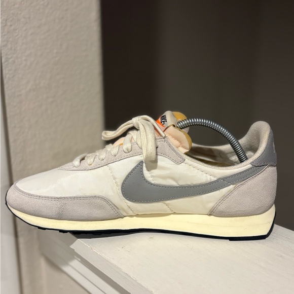 Nike Waffle Trainer 2 SE Shoes Mens Size 10 Sail Light Bone Sneakers DM0180-100 - Picture 3 of 10